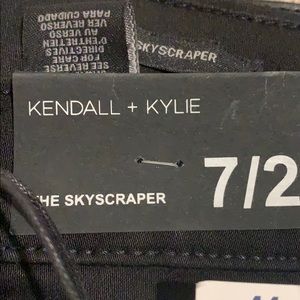 Black stretchy jeans